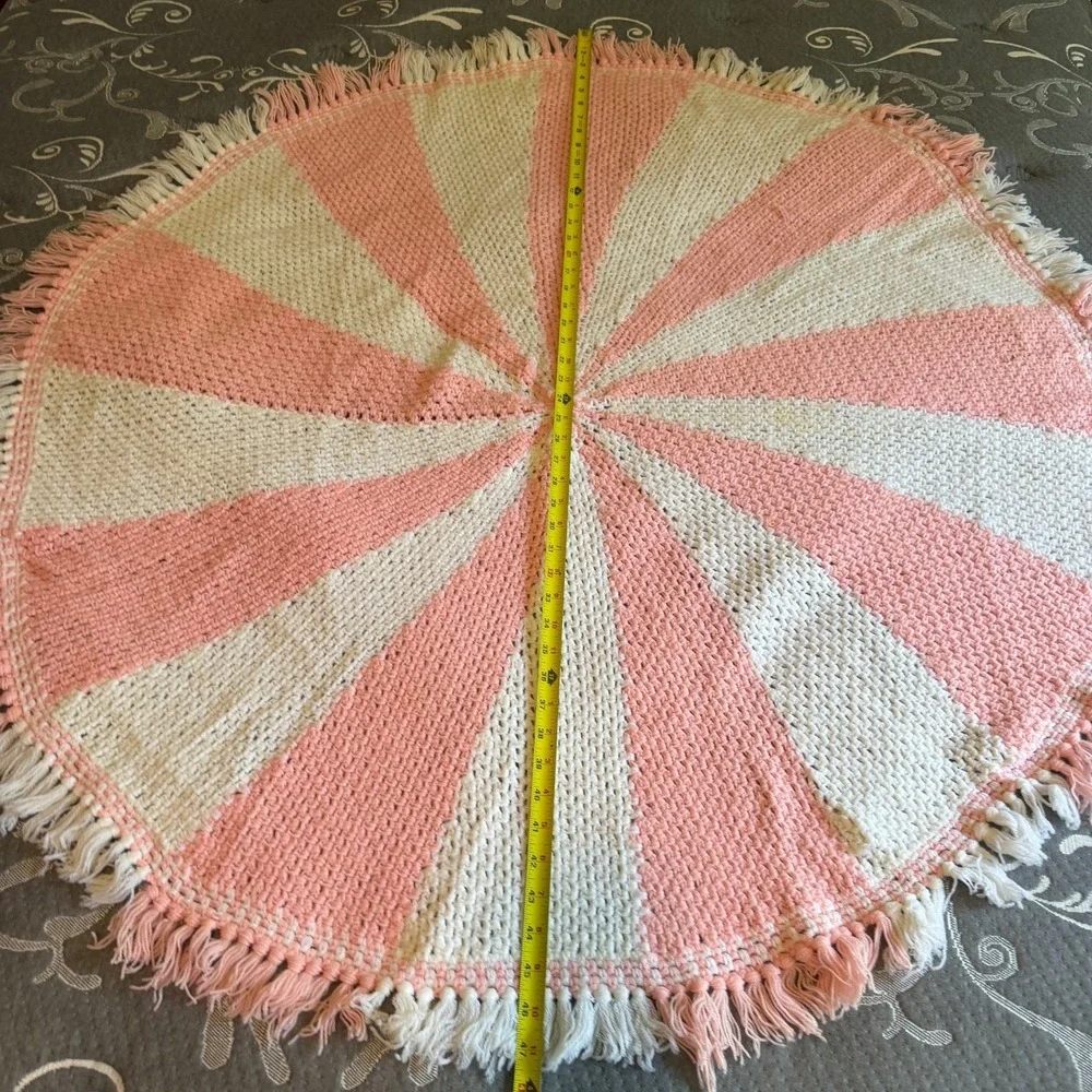 Vtg‎ Handmade Crochet Soft Pink White Circular Pinwheel Fringe Afghan Throw 48